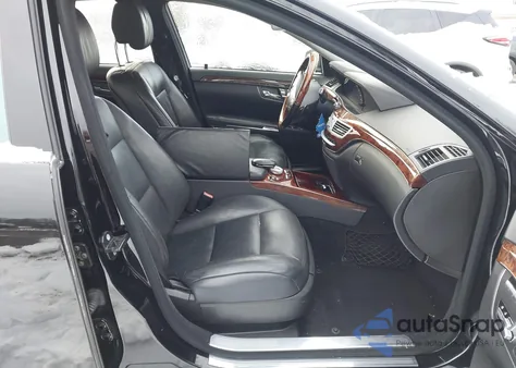 2010 Mercedes-Benz S 550 4Matic z USA, uszkodzony, nr VIN WDDNG8GB5AA314073